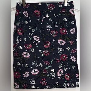 EUC Loft Pencil Skirt, Gray w/ Floral, S